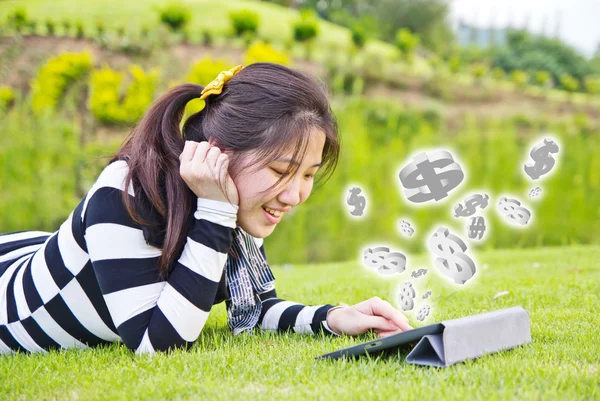 Young woman making money online — Stock Photo, Image