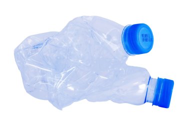 Beyaz arkaplanda plastik şişeler