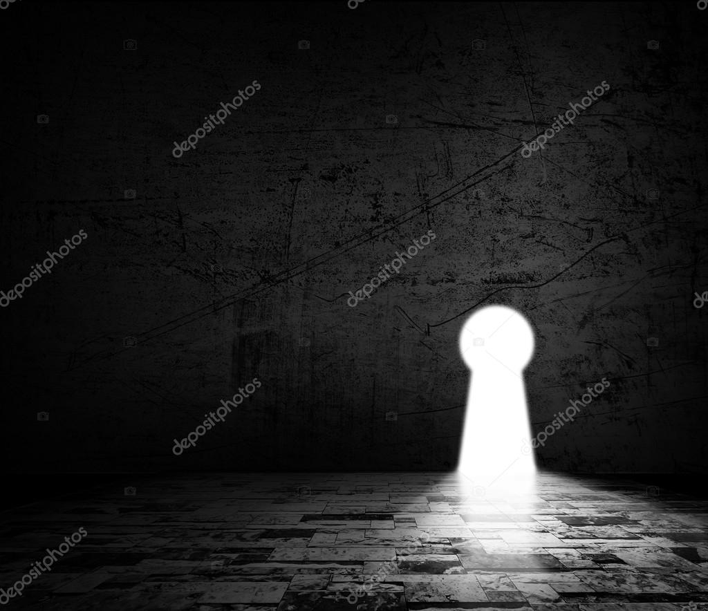 Conceptos de solución de grunge de la pared en el cuarto oscuro con ... Conceptos de solución de grunge de la pared en el cuarto oscuro con ...