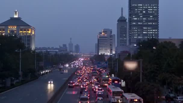 Wieczorem widok miasto w Chinach — Wideo stockowe