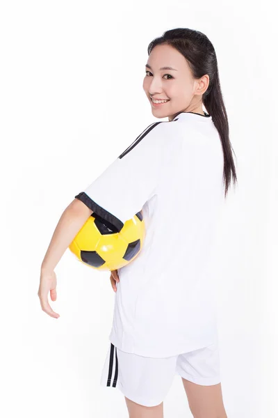 Mulher com bola de futebol — Fotografia de Stock