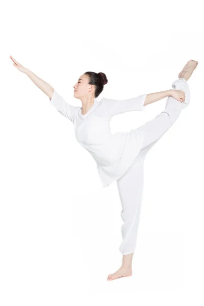 Mujer deportiva en ejercicios yoga —  Fotos de Stock