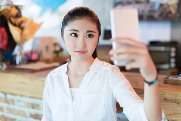 Girl in the bar — Stock Photo, Image