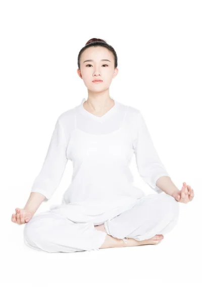 Vacker kvinna gör yoga meditation — Stockfoto