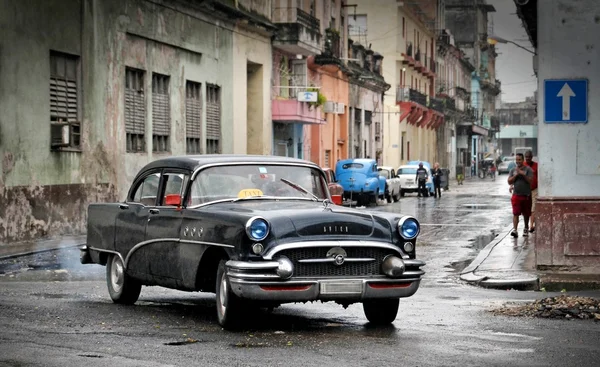 Old cars in Havana, Cuba Royalty Free Stock Photos