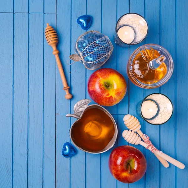 Honung, äpplen och ljus — Stockfoto