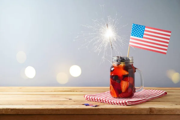 Feliz Día Independencia Concepto Celebración Del Julio Con Bebida Frutas —  Fotos de Stock