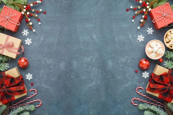 Fondo Vacaciones Navidad Con Cajas Regalo Taza Chocolate Caliente — Foto de Stock