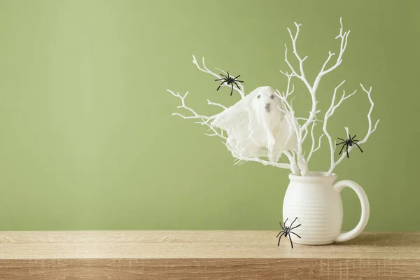 Decorações Férias Halloween Com Fantasma Galhos Mesa Madeira Sobre Fundo — Fotografia de Stock