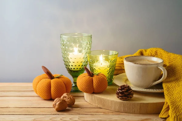 Stagione Autunnale Hygge Concetto Woth Tazza Caffè Candele Decorazione Zucca — Foto Stock