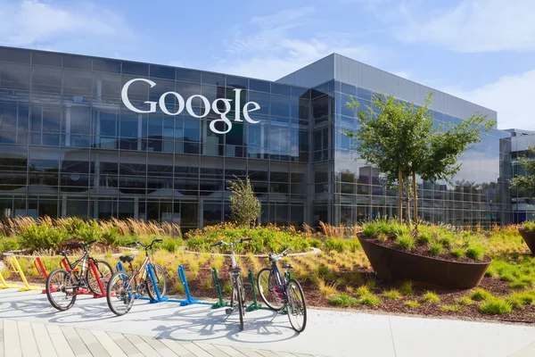 Außenansicht eines Google-Hauptquartiers. — Stockfoto