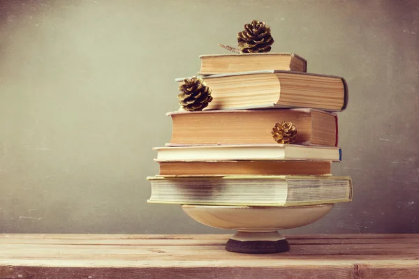 Christmas tree made from books — Stock Photo, Image