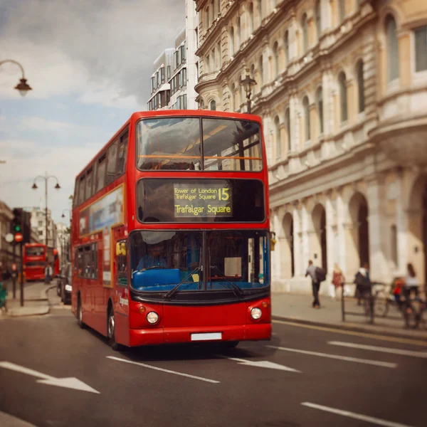 ロンドンの赤バス — ストック写真