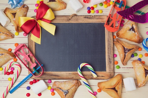 Handmade cookies and chalkboard — Stock Photo, Image