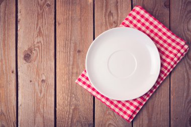 Plaka üzerinde kontrol masa örtüsü