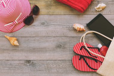 Plaj eşyalarıyla yaz tatili geçmişi