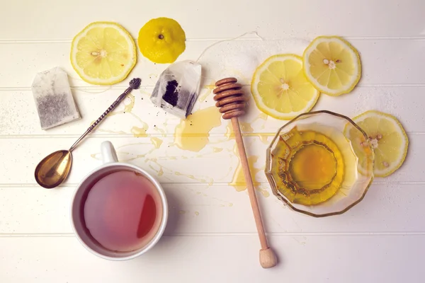 Tea with lemon and honey — Stock Photo, Image