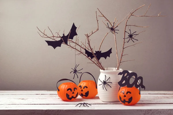 Halloween spiders and pumpkin buckets — Stock Photo, Image