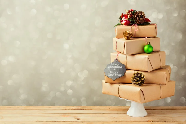 Árvore de Natal feita de caixas gft — Fotografia de Stock