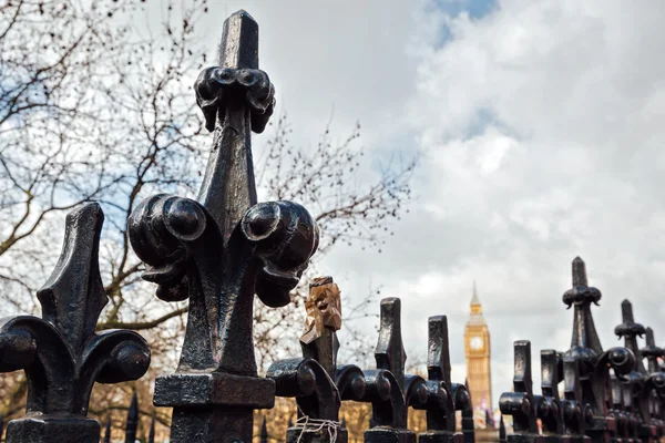 Fence over Big Ben in London city — Stock Photo, Image