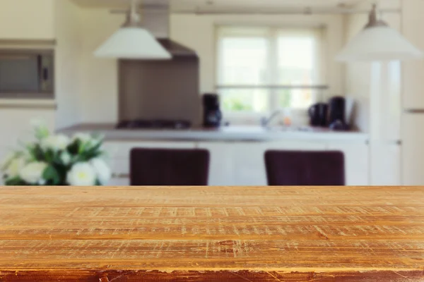 Mesa de cozinha vazia — Fotografia de Stock