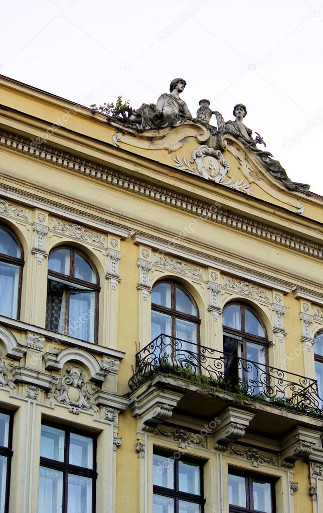 Fachada del antiguo edificio en la ciudad de stockholm — Foto de stock
