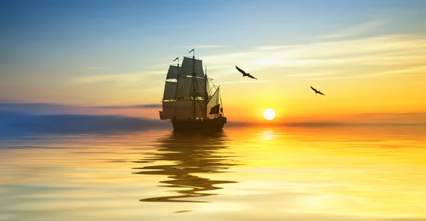 Jacht przed piękny zachód słońca — Zdjęcie stockowe