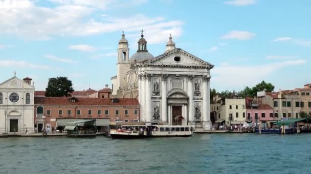 Venice Června 2018 Blíží Svatá Marie Růženec Gesuati Trajektem Benátkách — Stock video