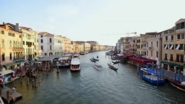 Venedik - 23 Temmuz 2018: Venedik, İtalya 'da Günbatımında Büyük Kanal' ın Zaman aşımı