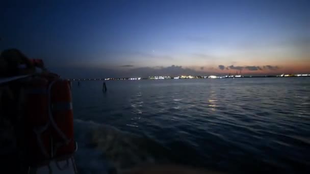 Hiperlapso Tarde Céu Mar Ferry Saindo Veneza Itália Noite — Vídeo de Stock
