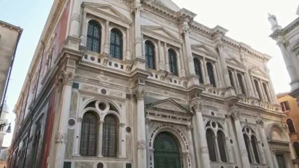 Venice Juli 2018 Ung Kvinna Vuxen Filmar Busker Framför Grand — Stockvideo