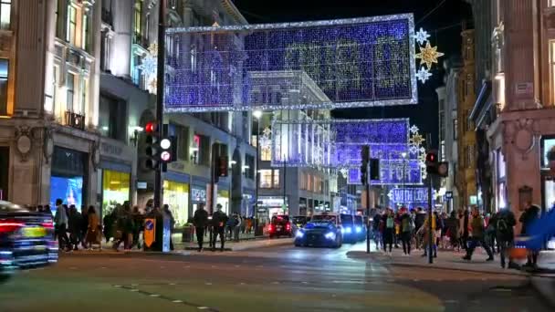 Londen November 2020 Red London Double Decker Bus Kruist Nachts — Stockvideo