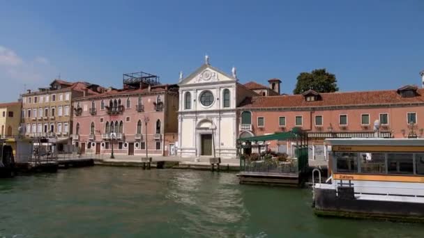 Venice July 2018 Fondamenta Delle Zattere Boat Giudecca Canal Venice — 图库视频影像