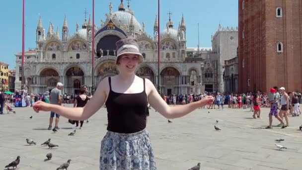 Temmuz 2018 Venedik Talya Daki Mark Meydanı Nda Uzanan Kollarına — Stok video