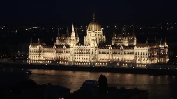 Zoom Out Hungarian Parliament Building Éjjel Budapest Hungary — Stock videók