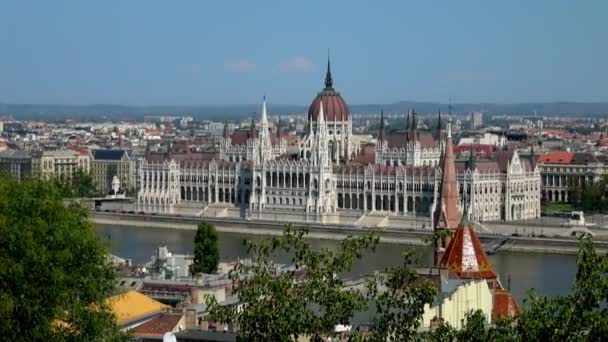 Hungarian Parliament Building Seen Fisherman Bastion Budapest Hungary Sunny Day — Stock Video