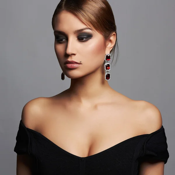 Junge schöne sexy woman.beauty Mädchen in Schmuck — Stockfoto