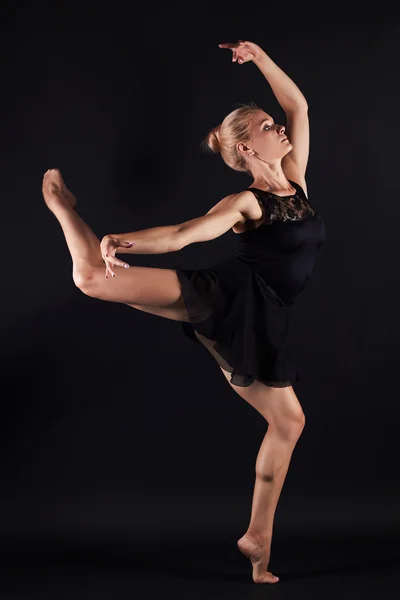 Beautiful dancing ballet girl. — Stock Photo, Image