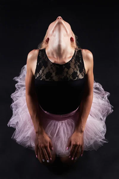美丽的女芭蕾舞演员 — 图库照片