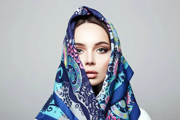 Красива Молода Жінка Хіджабі Красива Дівчина Капюшоні Мода Східна Жінка — стокове фото