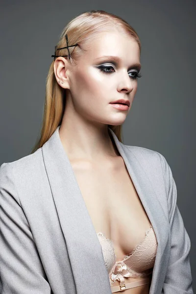 Modische Schöne Blonde Mädchen Mit Seidenhaaren Beauty Fashion Business Sexy — Stockfoto