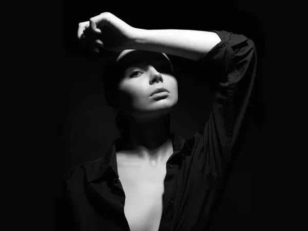 Retrato Moda Preto Branco Jovem Mulher Bonita Sexy Menina Escuro — Fotografia de Stock