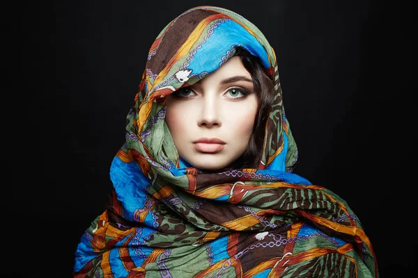 Hermosa Mujer Joven Sari Colorido Moda Oriental Mujer —  Fotos de Stock