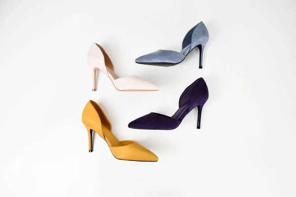 Vrouwen Klassieke Hoge Hakken Schoenen Verschillende Kleuren Modieuze Vrouwelijke Schoenen — Stockfoto
