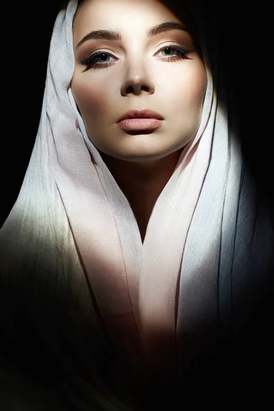 Bella Giovane Donna Hijab Bellezza Ragazza Cappuccio Moda Donna Orientale — Foto Stock