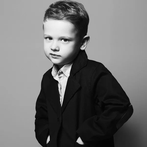 Pequena criança boy.stylish em terno. moda children.business menino — Fotografia de Stock