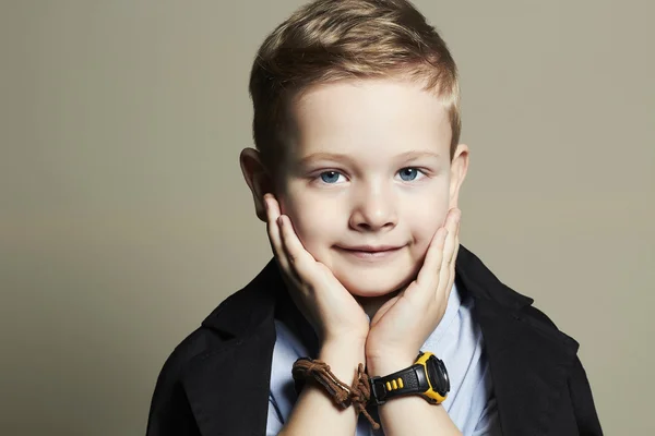 Funny child.handsome boy.fashion barn — Stockfoto