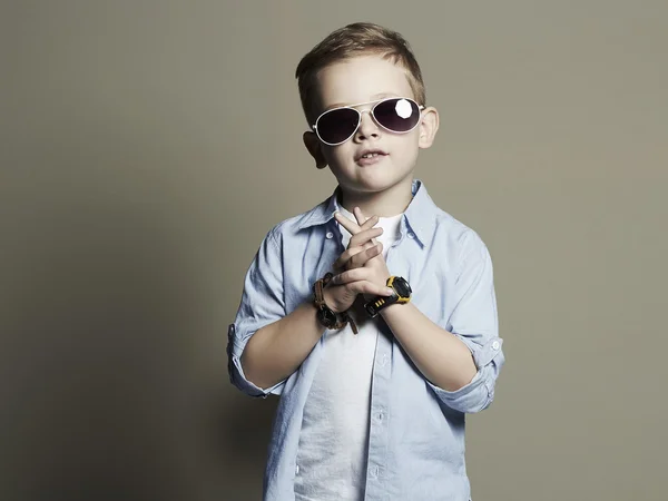 Funny child.fashionable little boy in sunglasses.fashion — Stock Photo, Image