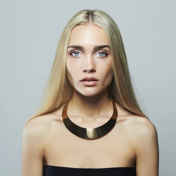 Young blond woman.Beautiful Girl.blonde in necklace — Stock Photo, Image