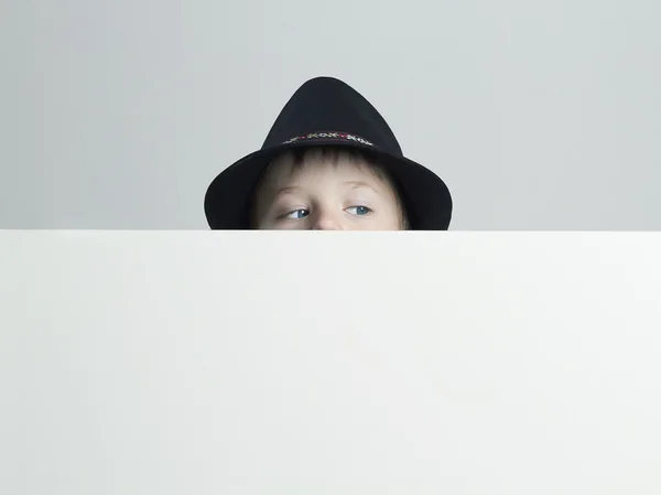 Liten pojke i hat.funny barn — Stockfoto